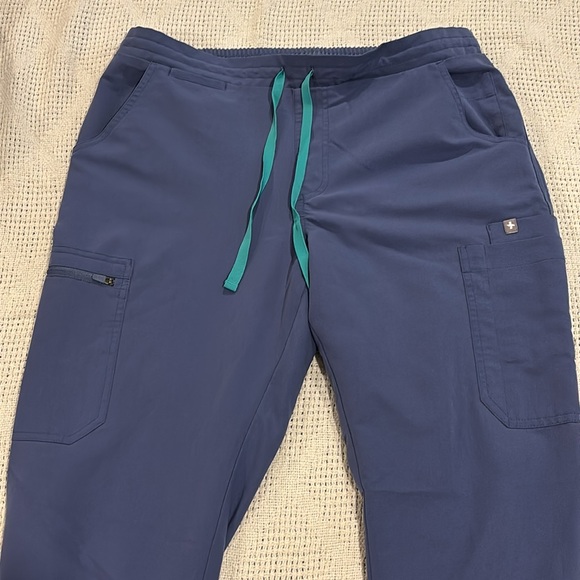 Figs Yola Pants (old waistband style) in Big Sky blue, size Medium Tall. - Picture 2 of 4